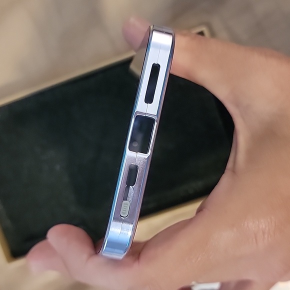 IPhone 13pro max magnetic close privacy screen phone case - Picture 4 of 6